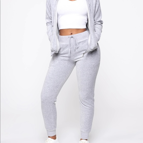 Velour velvet tracksuit jogger and sweater - Picture 5 of 9